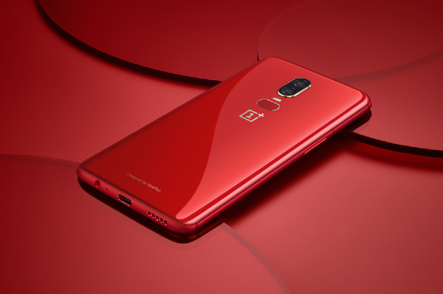 OnePlus 6 modelinin qırmızı rəngi təqdim edildi.