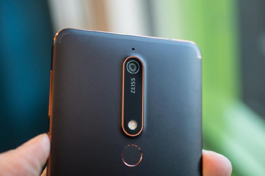 Nokia 6 (2018) və Nokia 6 (2017) arasındakı fərqlər.